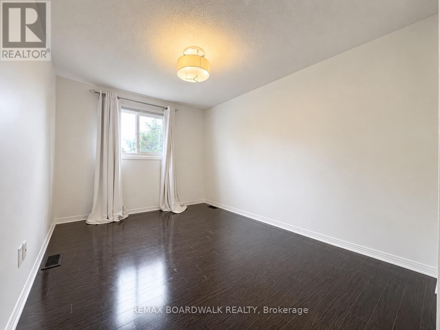3 Bed, 2 Bath House for Rent in Ottawa – 4396 WHITTAKER CRESCENT, Ottawa – MLS# X13449180 - Image 28