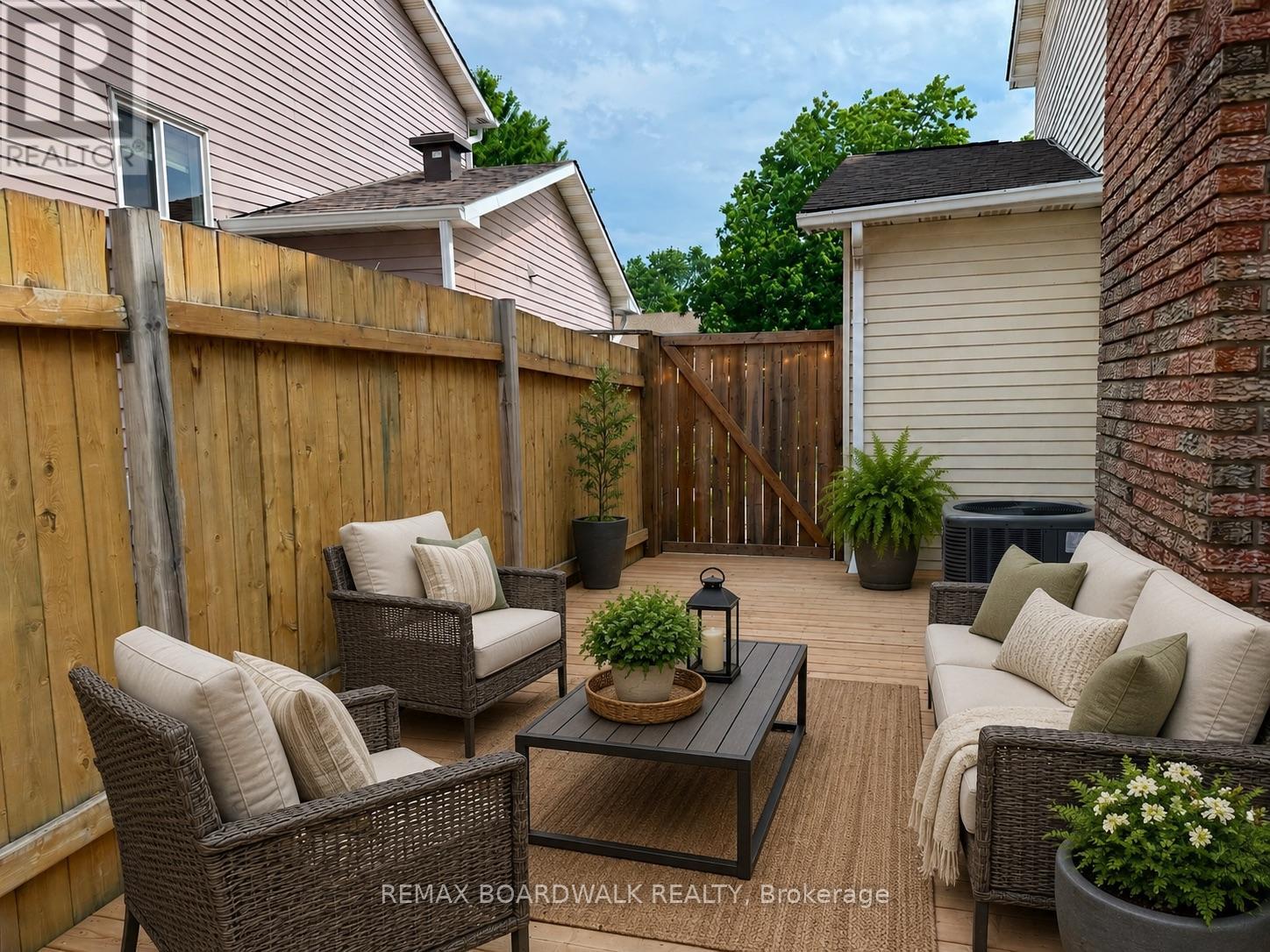 3 Bed, 2 Bath House for Rent in Ottawa – 4396 WHITTAKER CRESCENT, Ottawa – MLS# X13449180 - Image 36