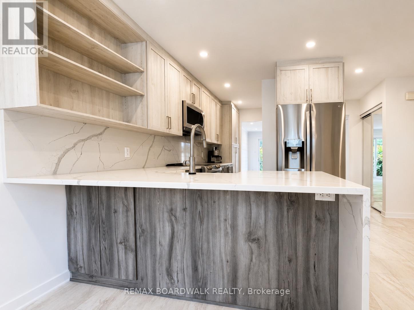 3 Bed, 2 Bath House for Rent in Ottawa – 4396 WHITTAKER CRESCENT, Ottawa – MLS# X13449180 - Image 6