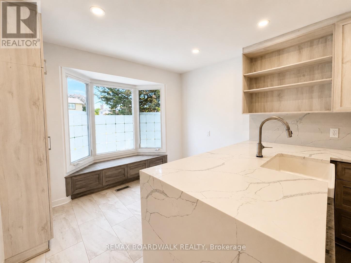 3 Bed, 2 Bath House for Rent in Ottawa – 4396 WHITTAKER CRESCENT, Ottawa – MLS# X13449180 - Image 9