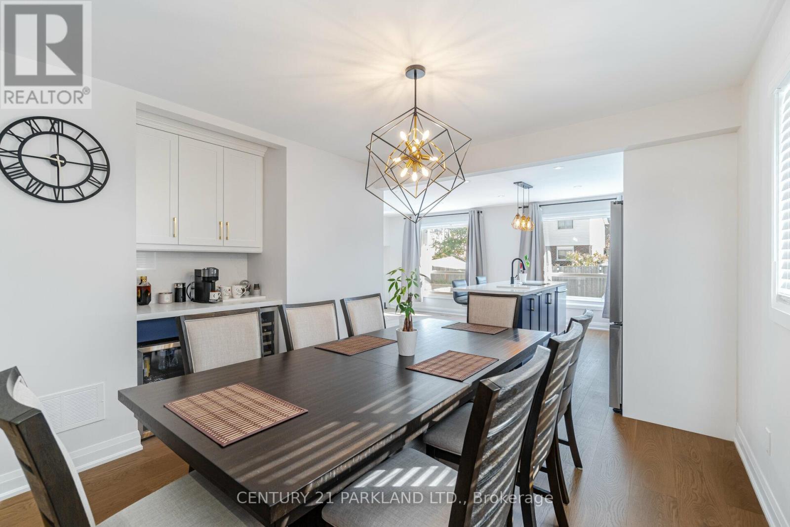 21 HEDA COURT - 10
