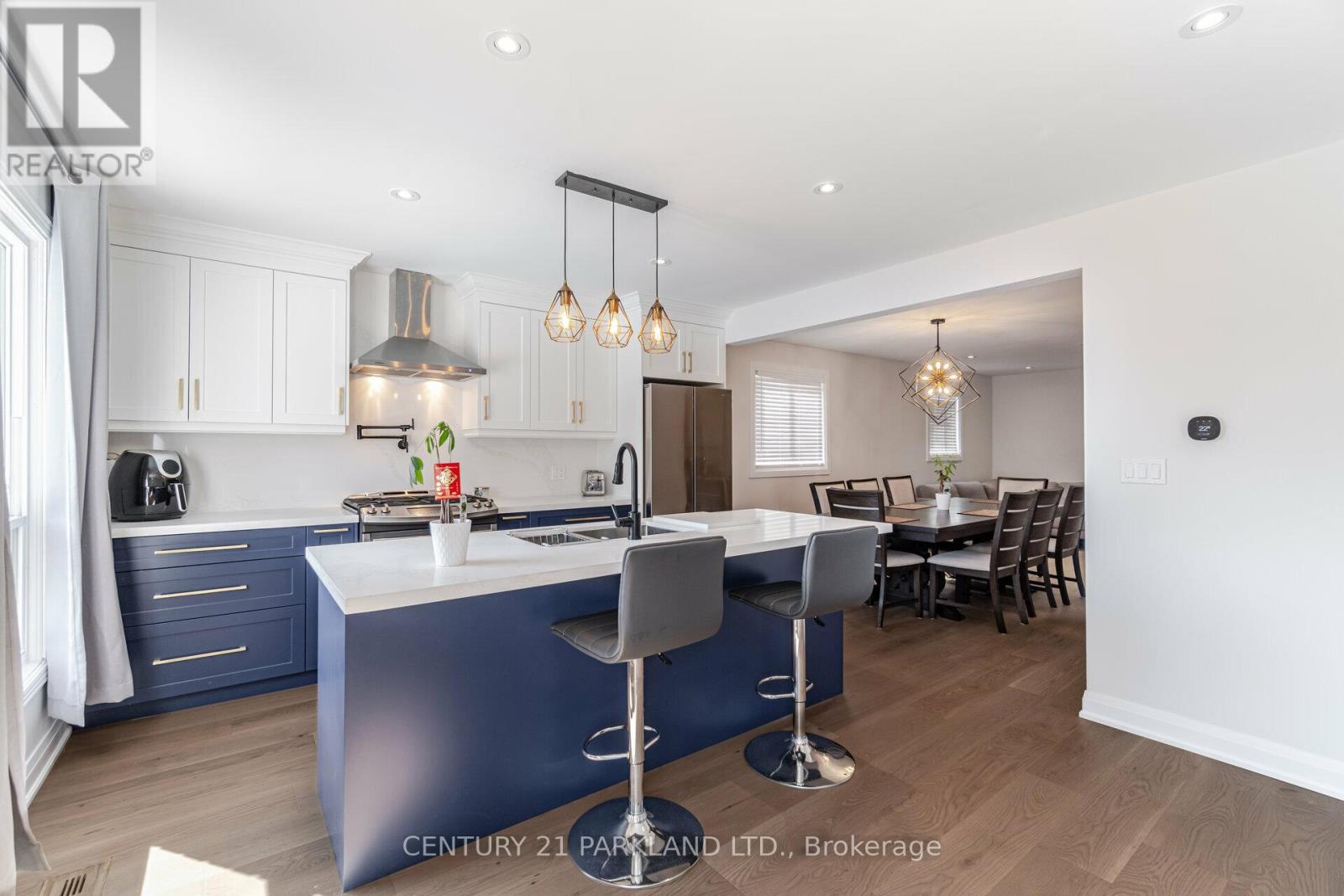 21 HEDA COURT - 11