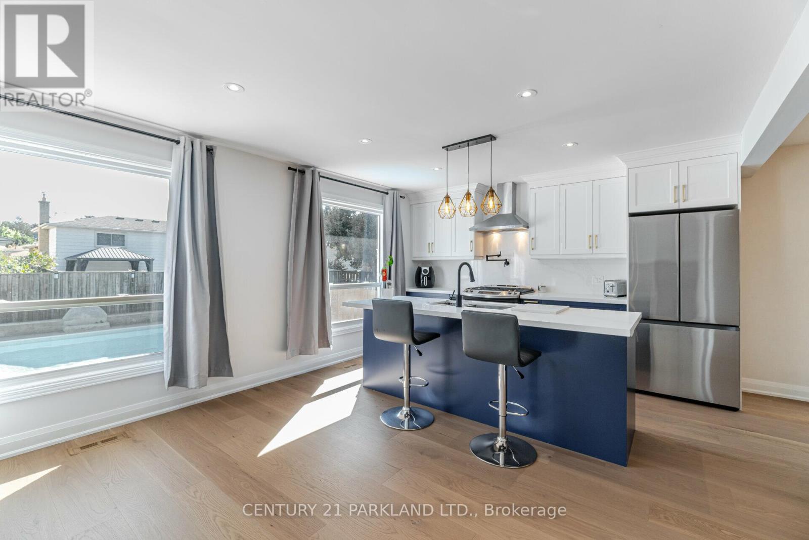 21 HEDA COURT - 12