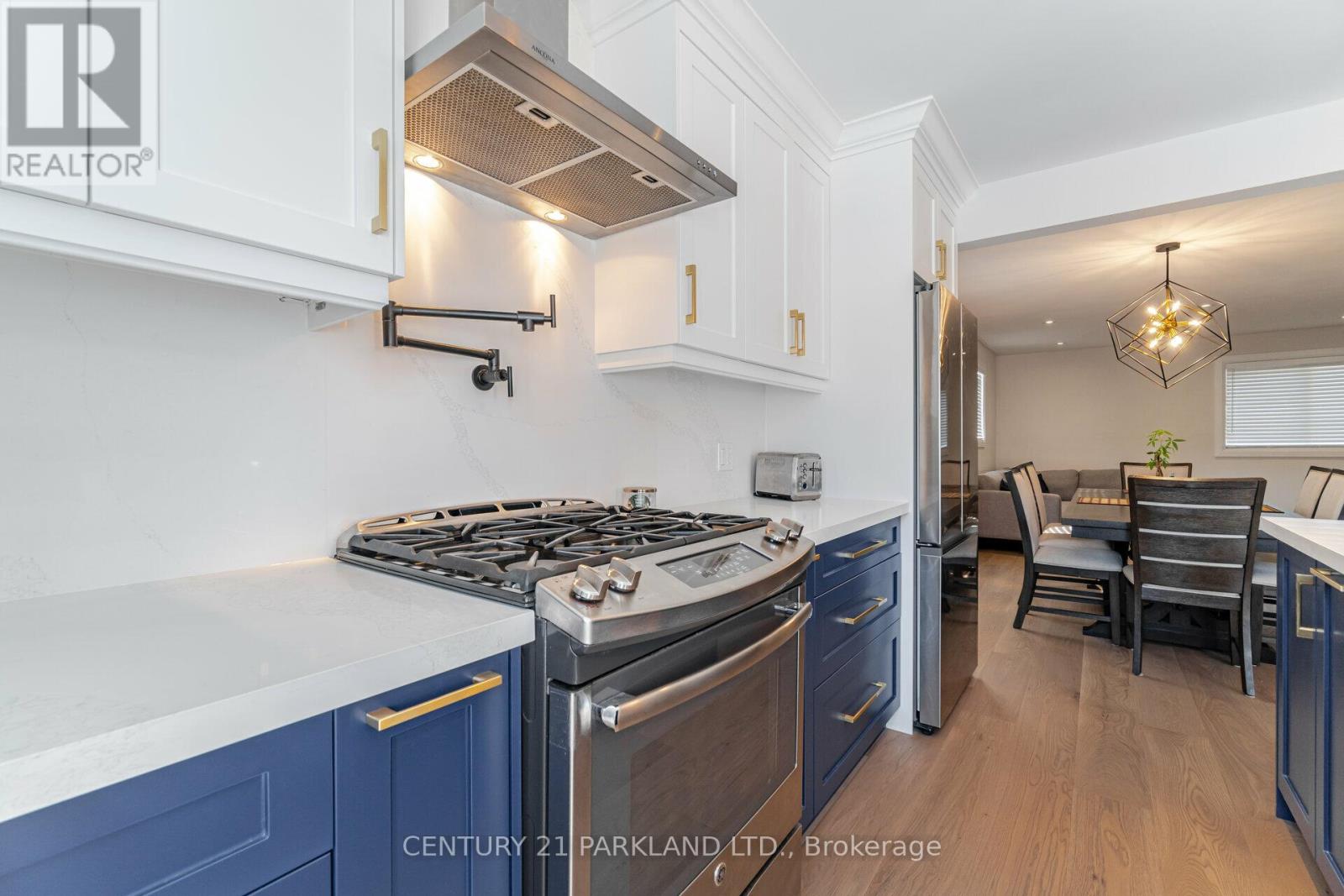 21 HEDA COURT - 13