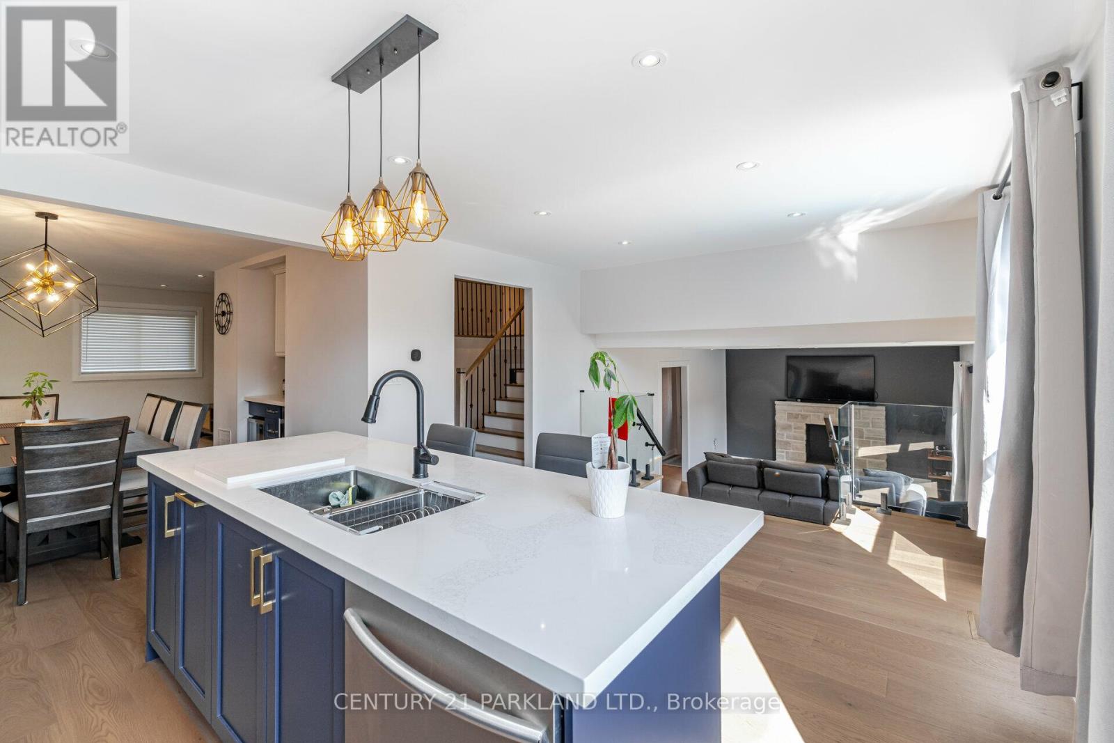 21 HEDA COURT - 14