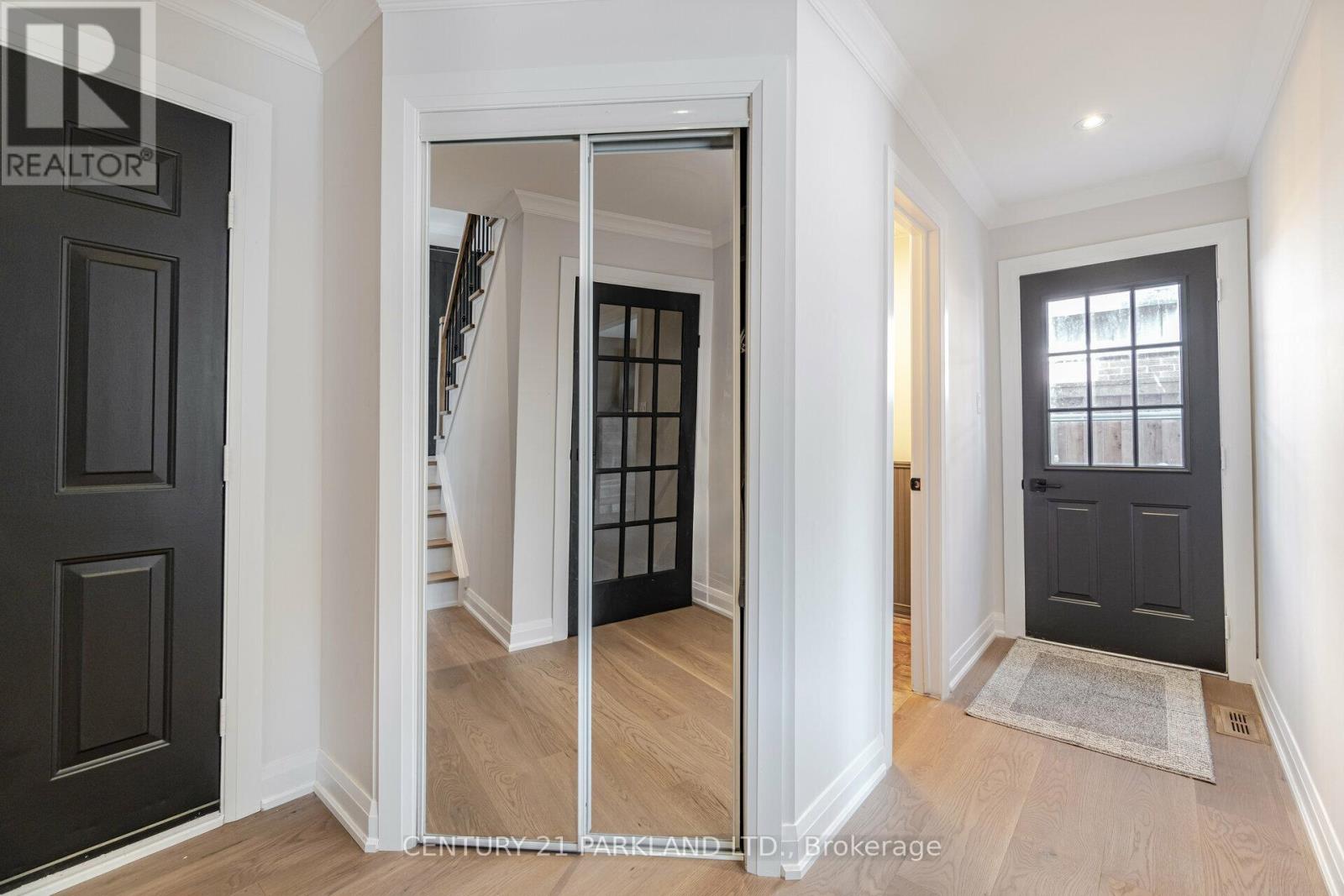 21 HEDA COURT - 19