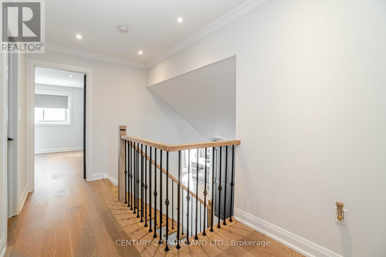 21 HEDA COURT - 23