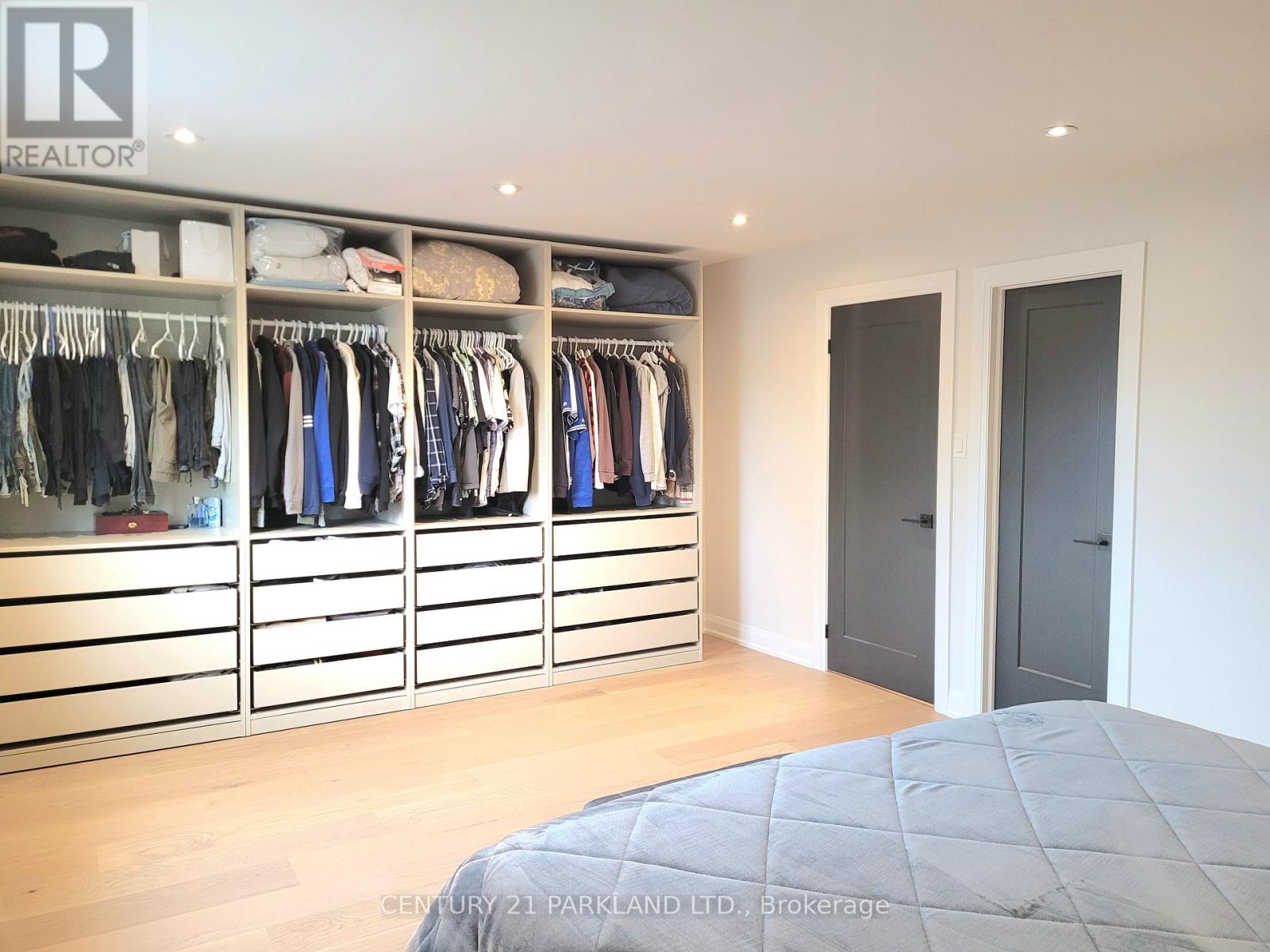 21 HEDA COURT - 26