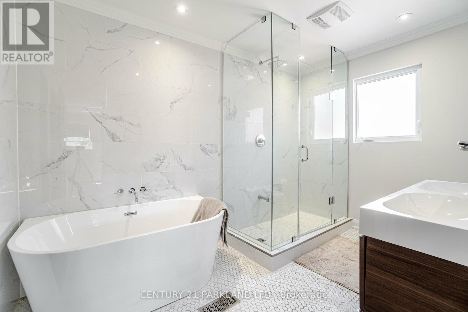 21 HEDA COURT - 27