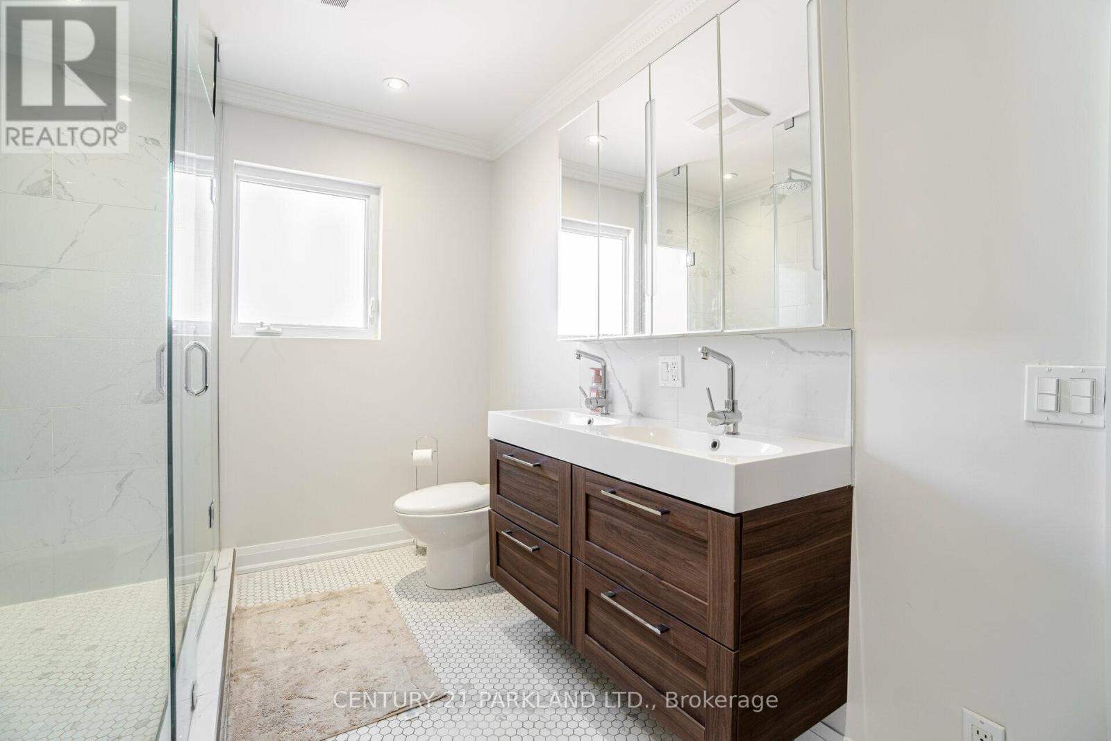 21 HEDA COURT - 28