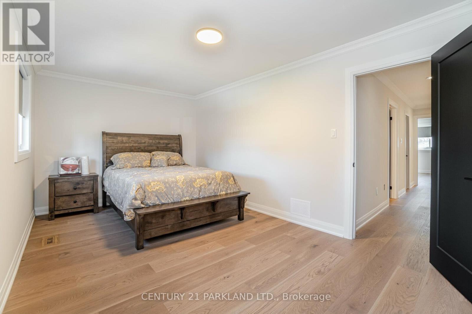 21 HEDA COURT - 33