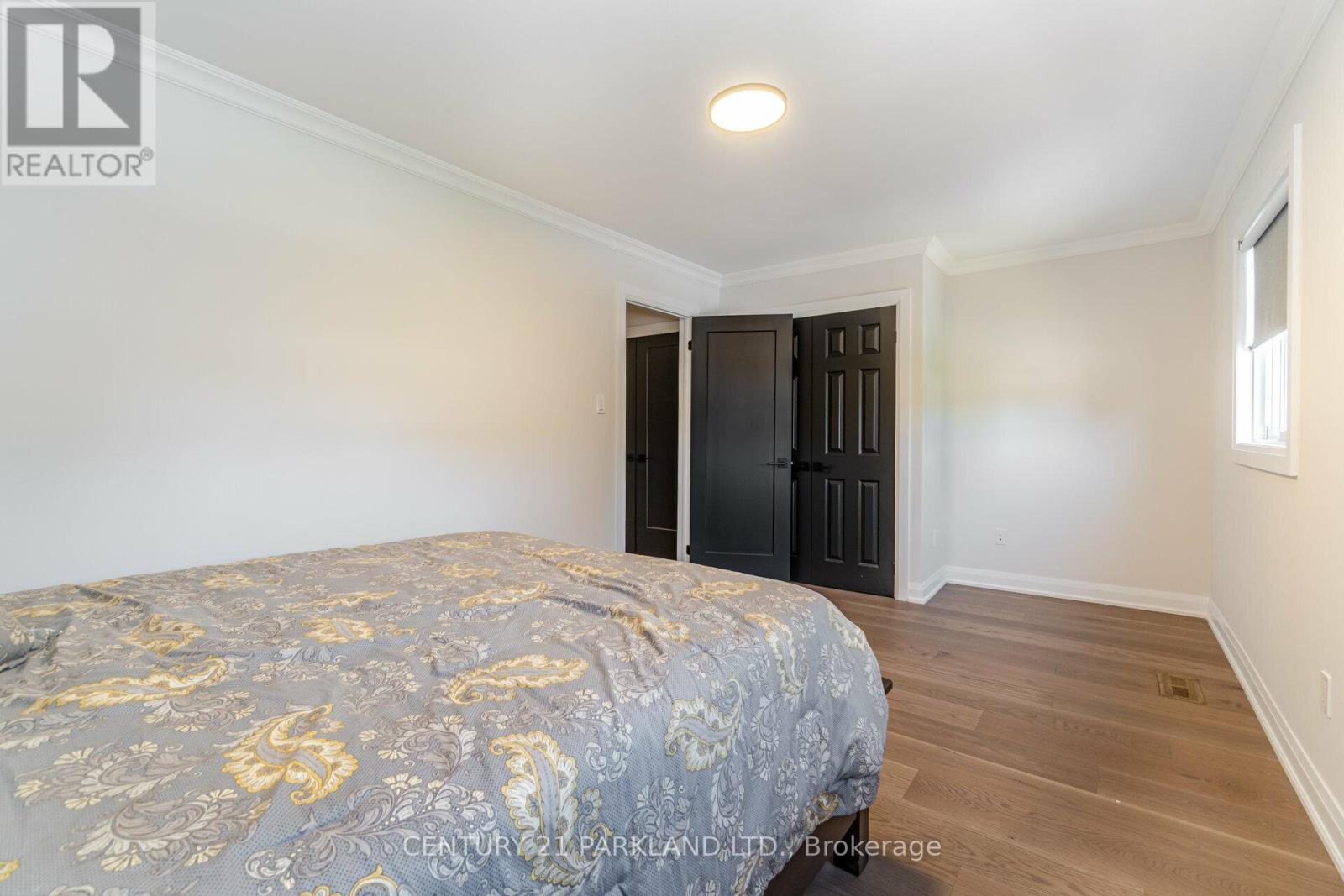 21 HEDA COURT - 34