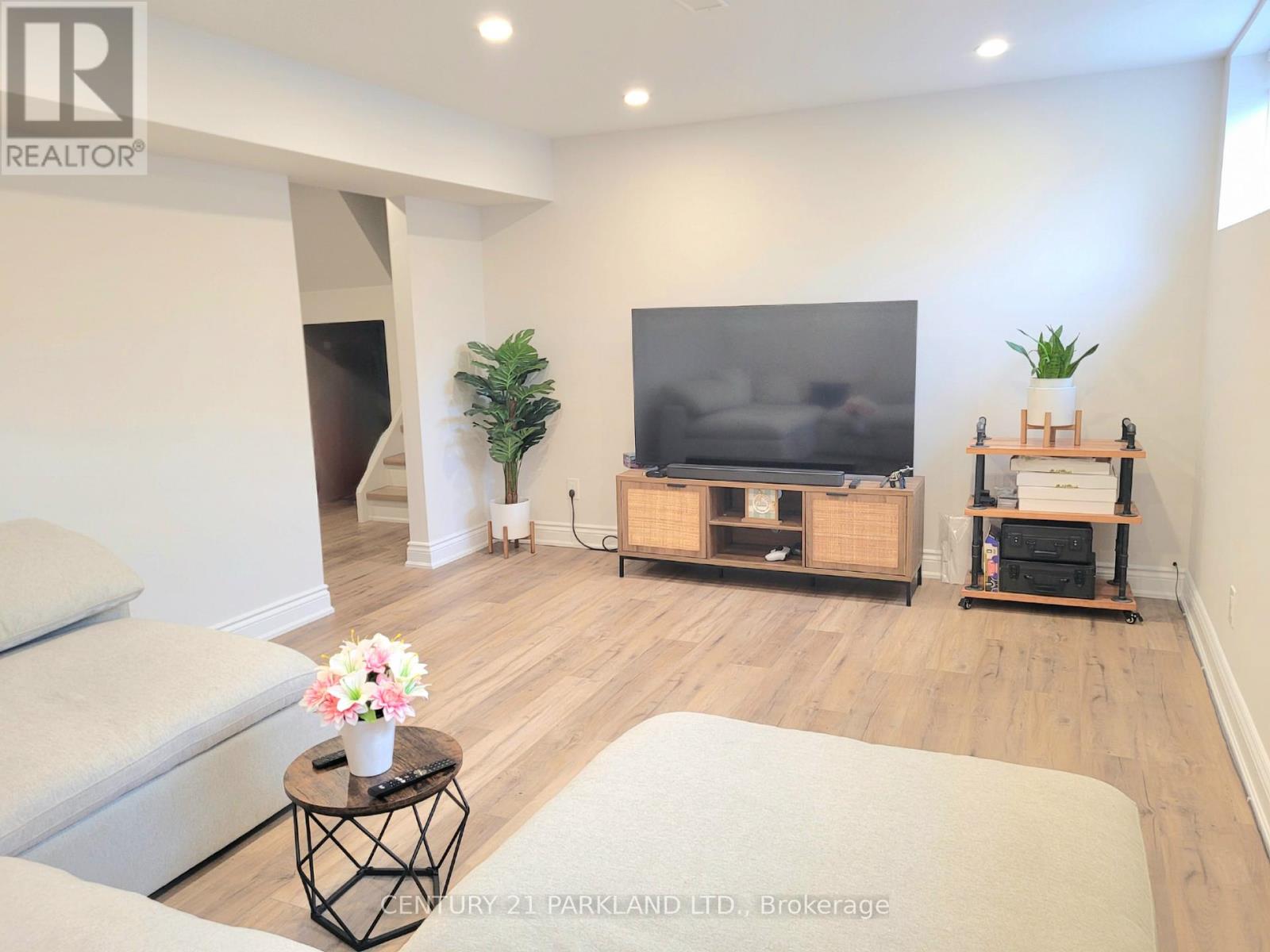 21 HEDA COURT - 37