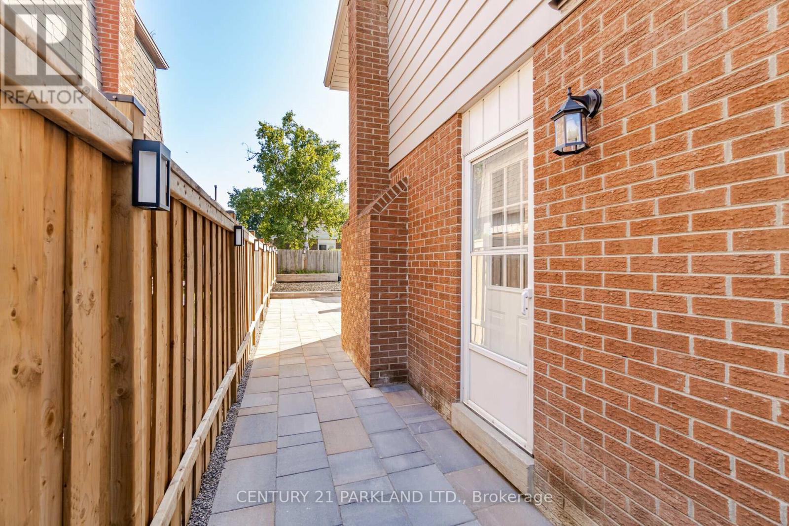 21 HEDA COURT - 39