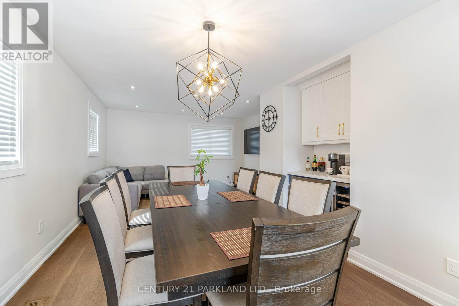21 HEDA COURT - 7