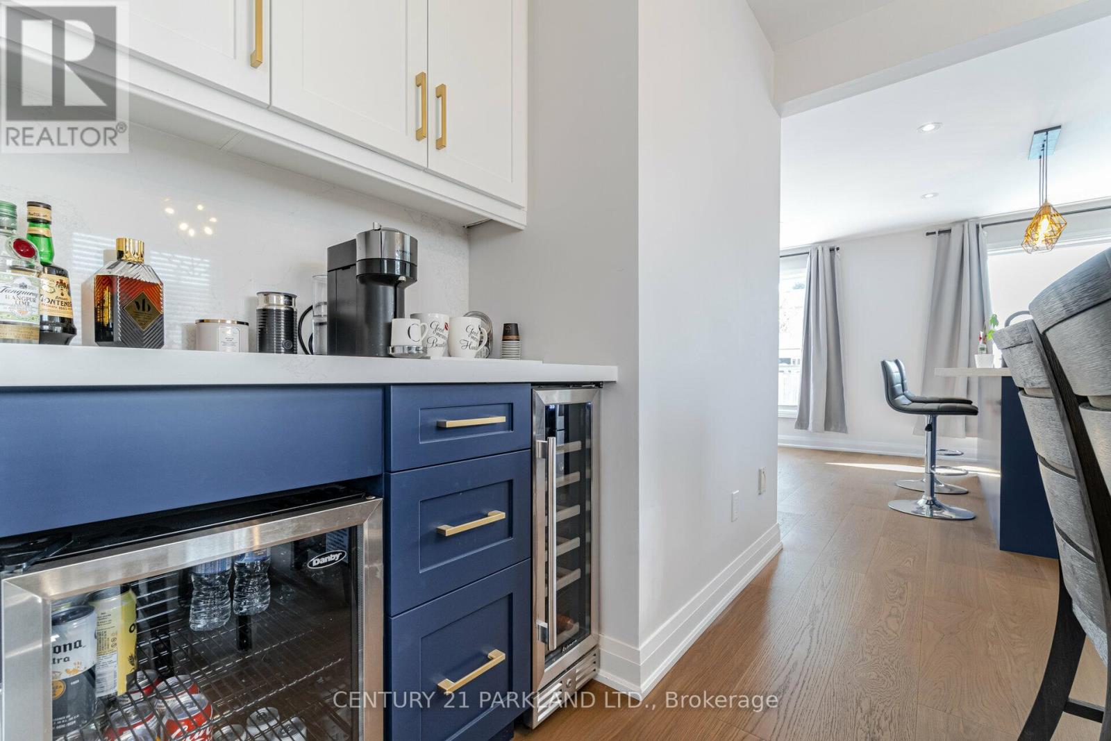 21 HEDA COURT - 9