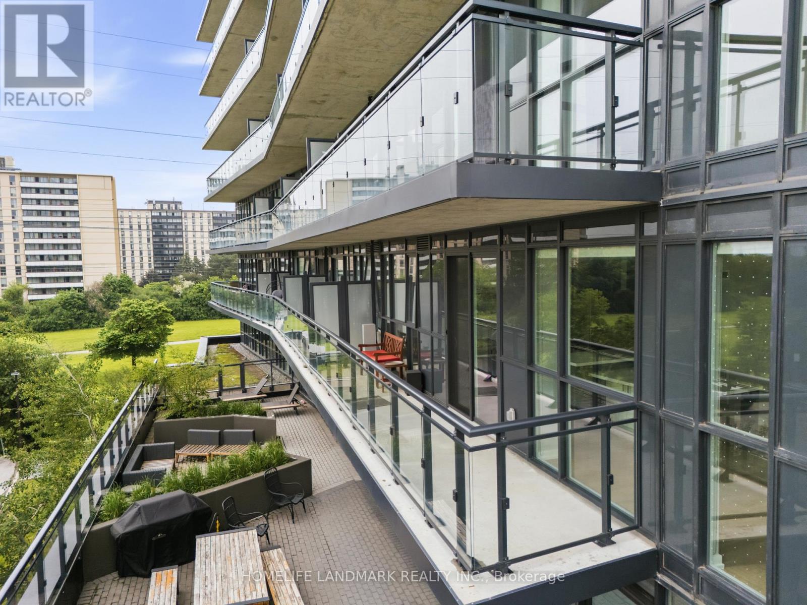 #307 3237 BAYVIEW AVENUE - 23