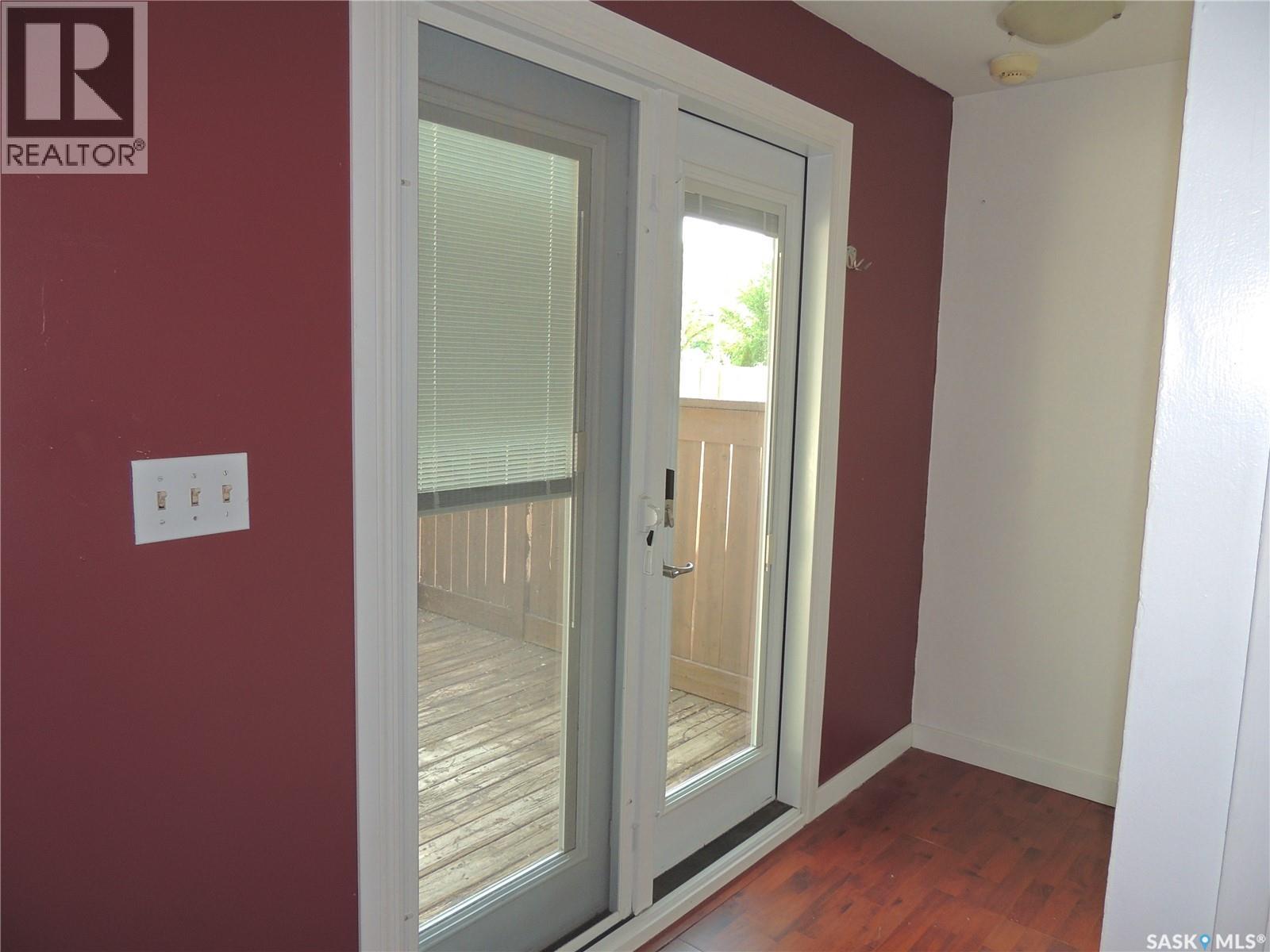 826 Albert STREET — photo 10