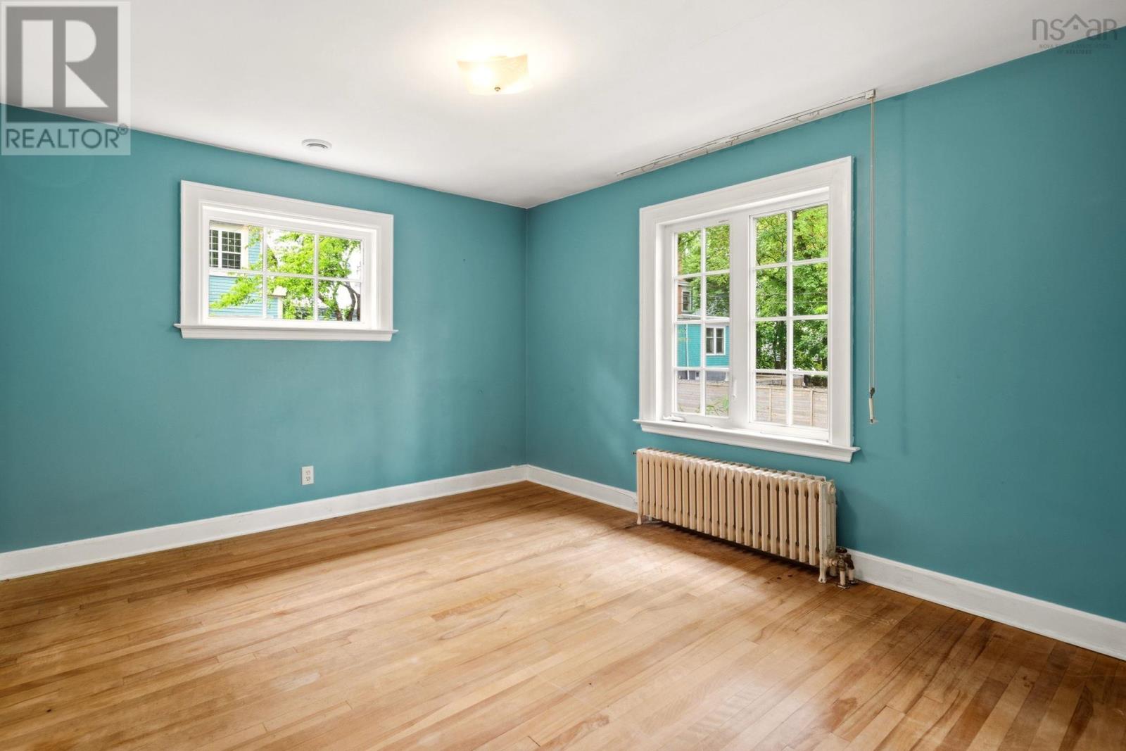Property 22 of 42 of 1176 Studley Avenue