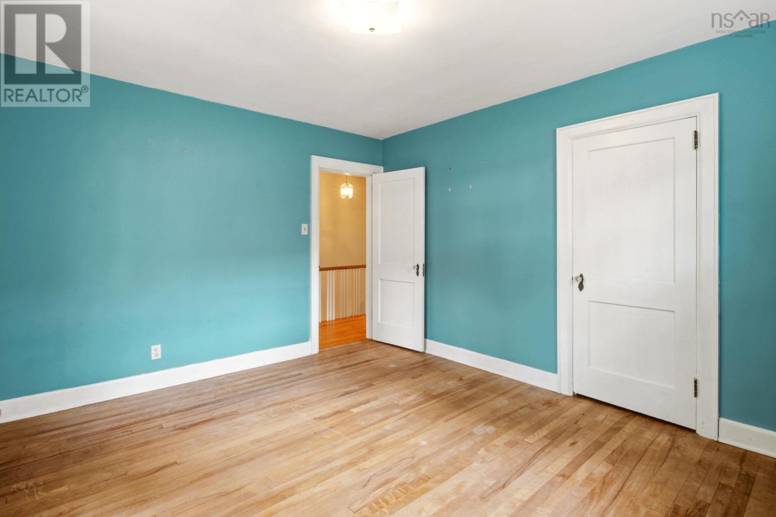 Property 24 of 42 of 1176 Studley Avenue