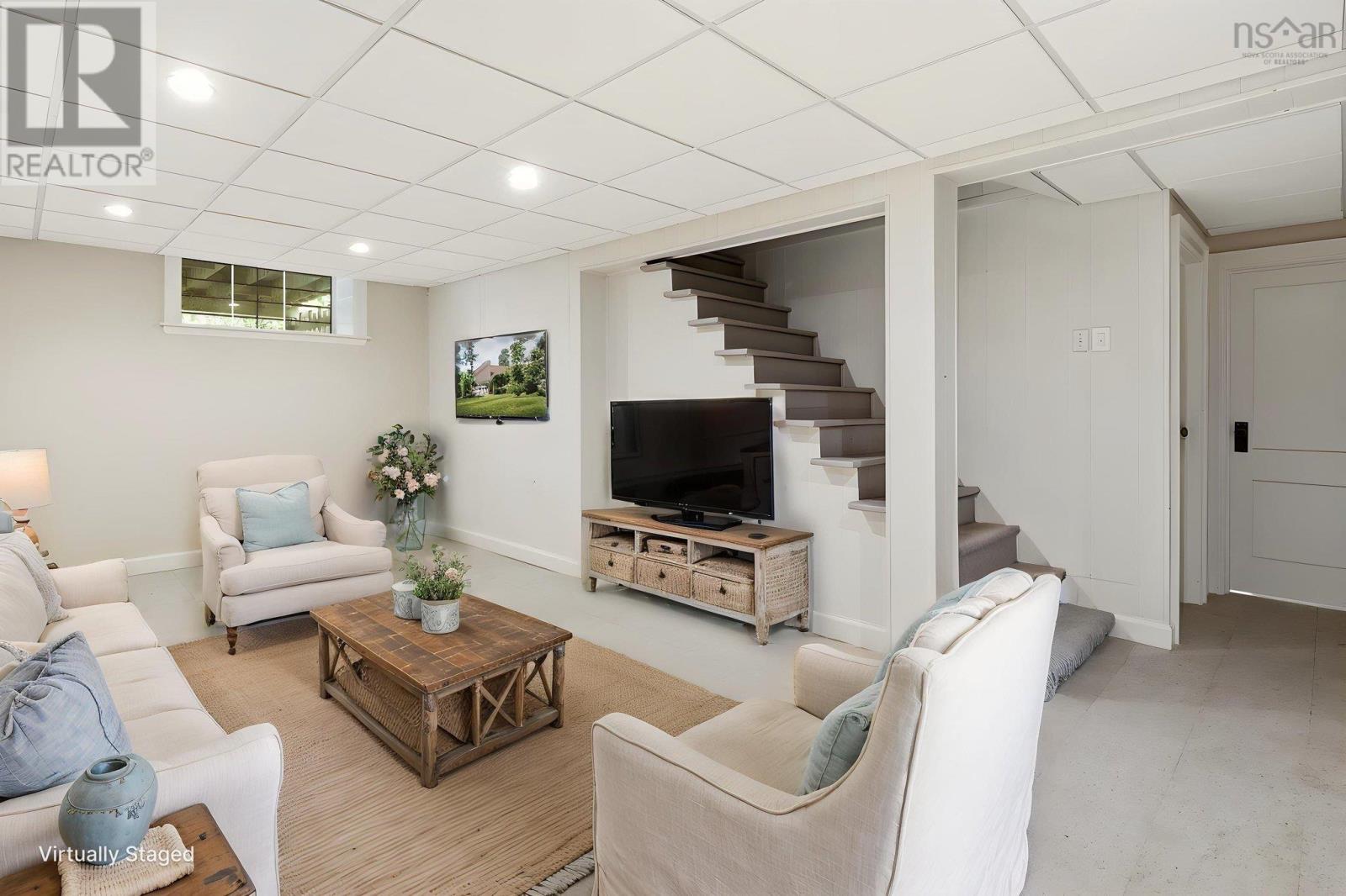 Property 27 of 42 of 1176 Studley Avenue