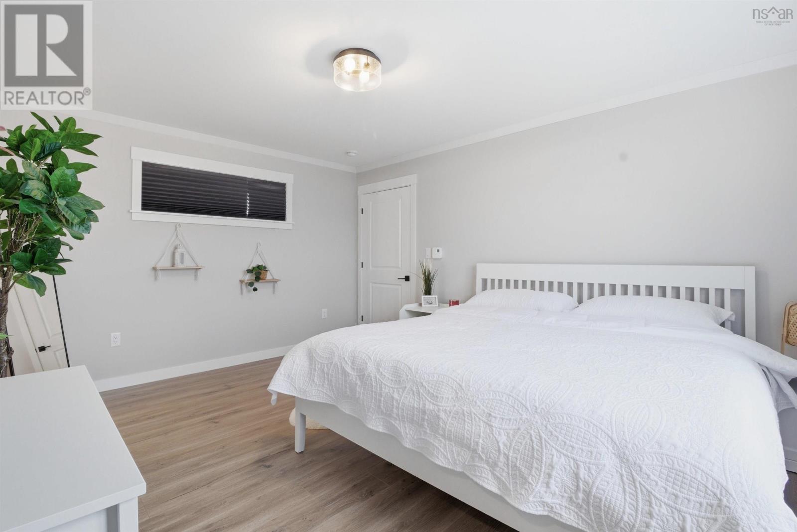 2 Helmsley Crescent - 16