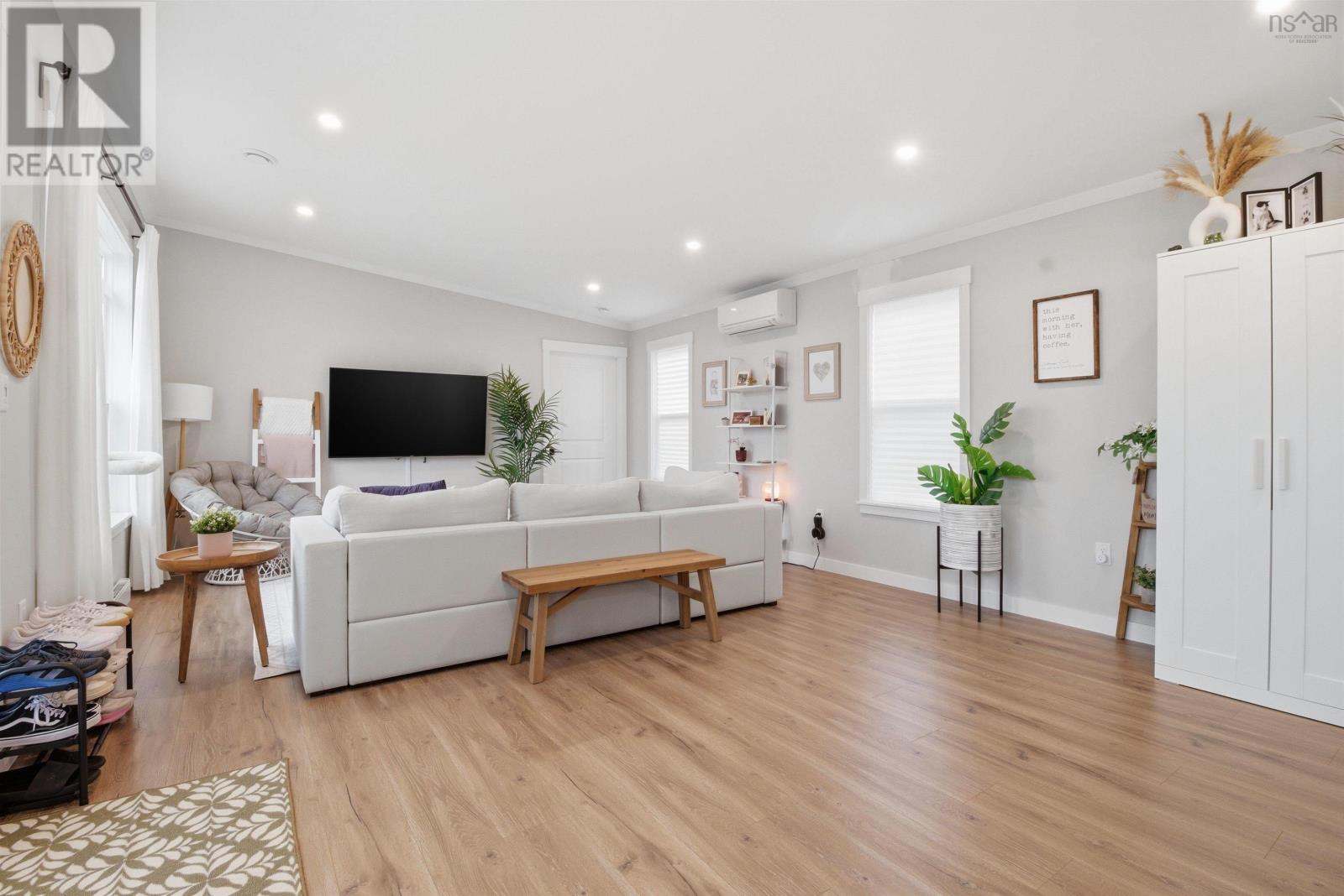 2 Helmsley Crescent - 6