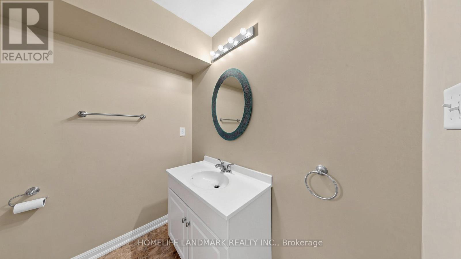 78 BONELLO CRESCENT - 29