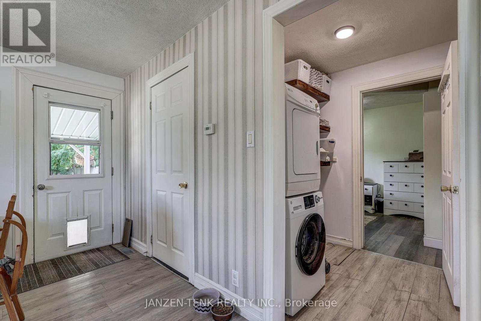 136 KING STREET - 14