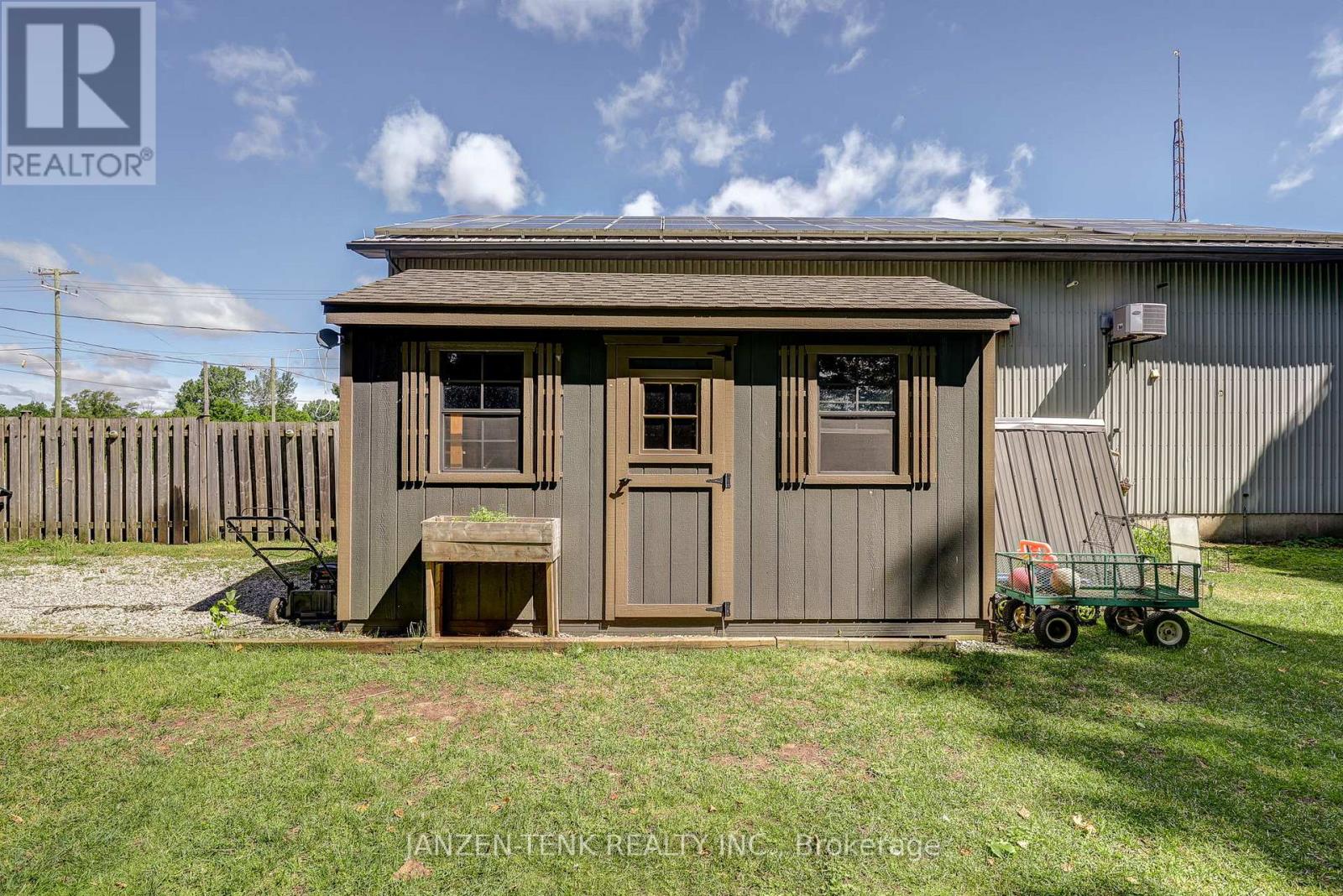 136 KING STREET - 23
