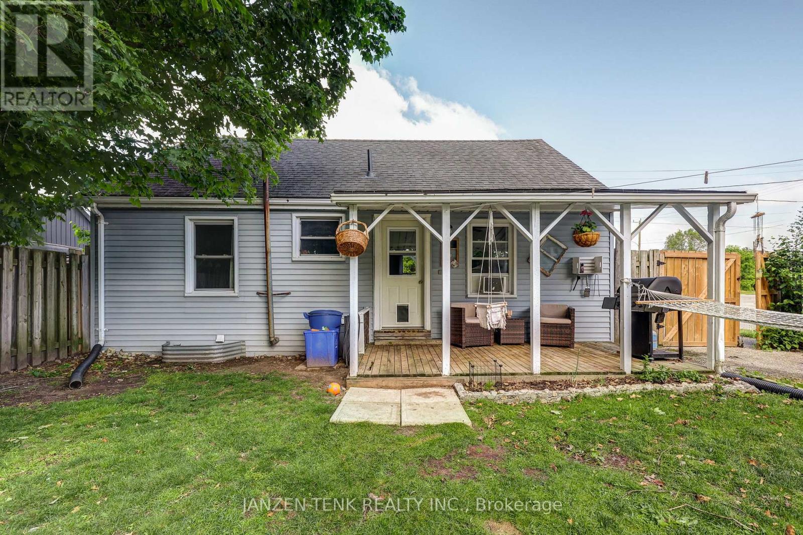 136 KING STREET - 27