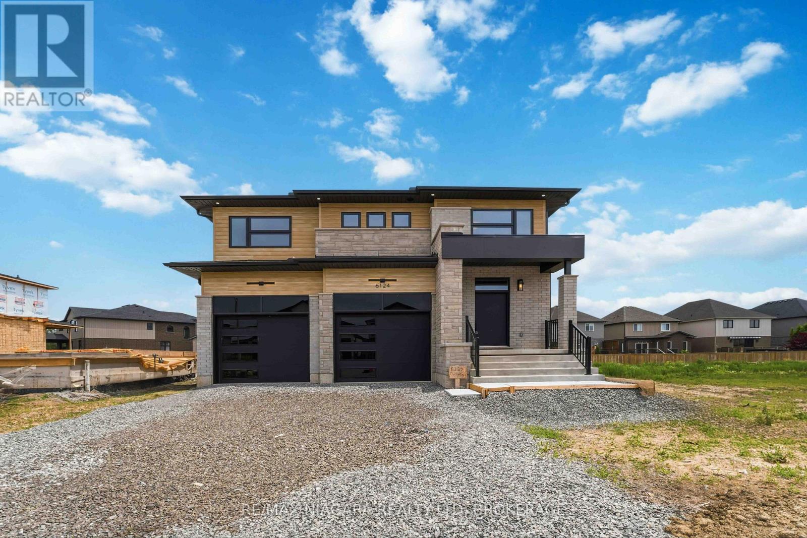 6124 CURLIN CRESCENT - 37