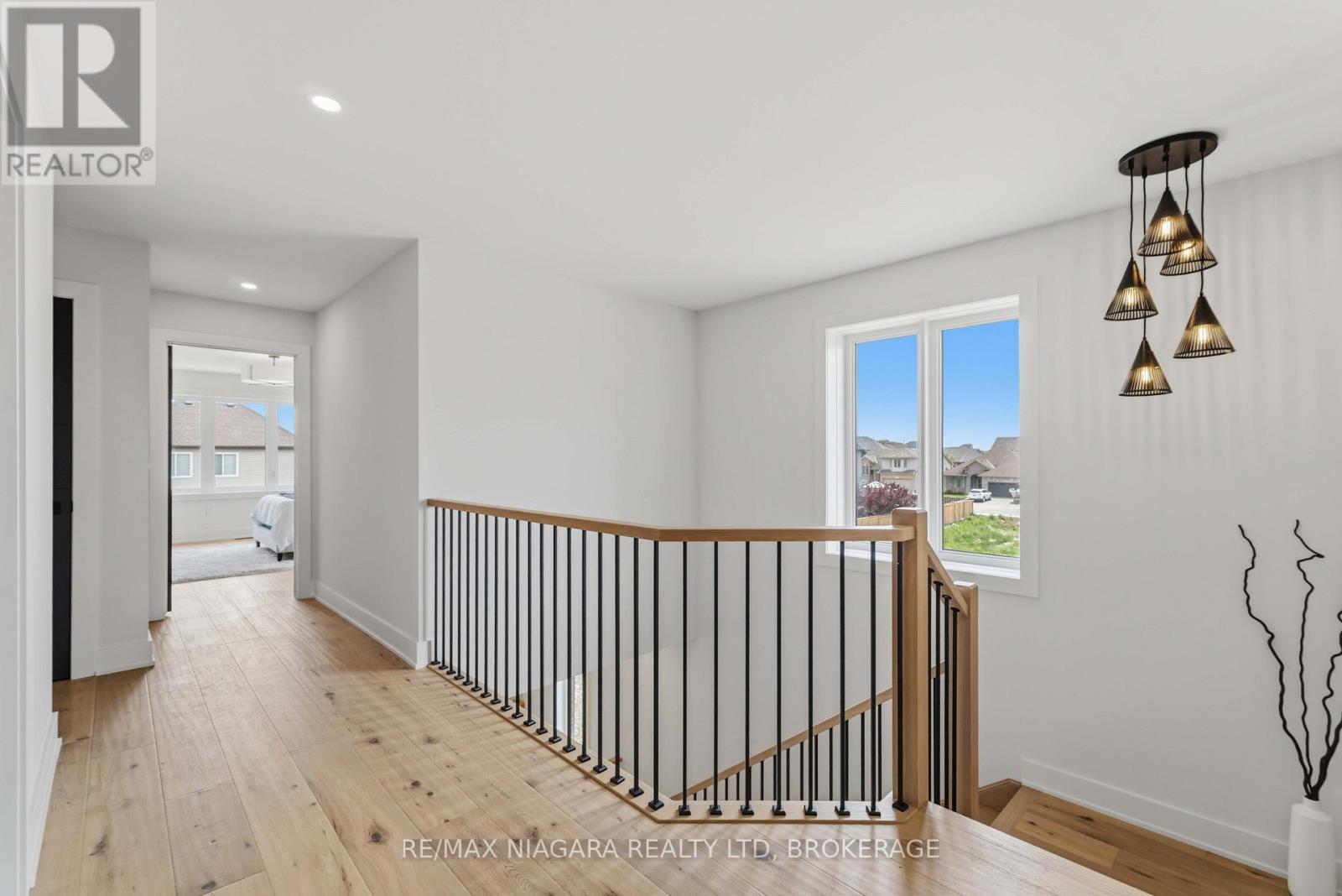 6124 CURLIN CRESCENT - 22