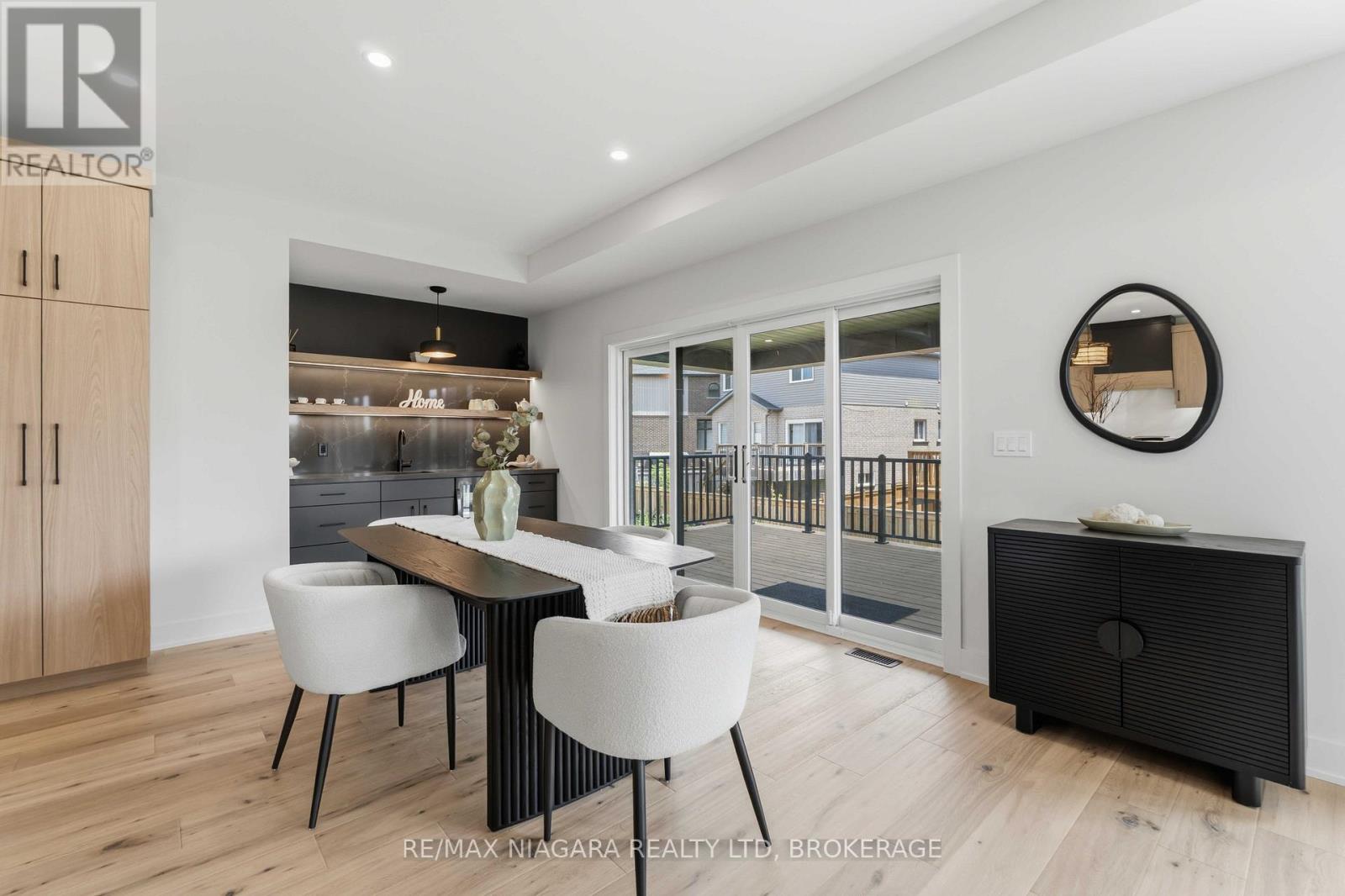 6124 CURLIN CRESCENT - 7