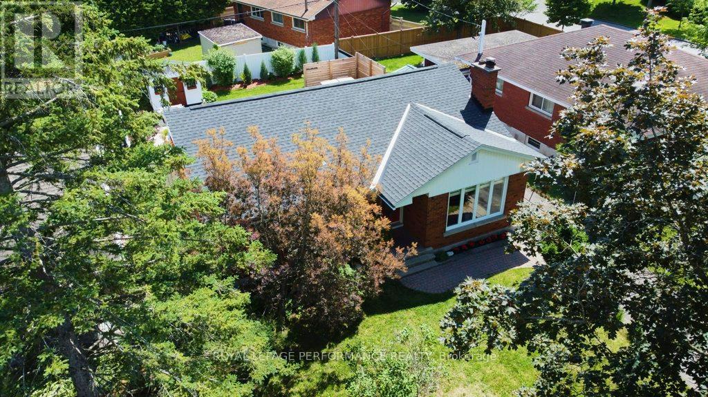 2 Bed, 2 Bath House for Sale in Ottawa – 943 ARKELL STREET, Ottawa – MLS# X13449194 - Image 38