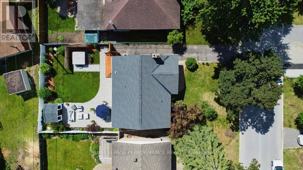 2 Bed, 2 Bath House for Sale in Ottawa – 943 ARKELL STREET, Ottawa – MLS# X13449194 - Image 42