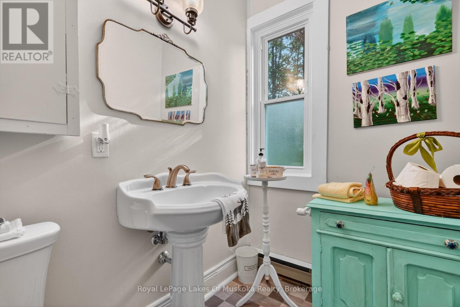 4 SPRUCE STREET E - 15