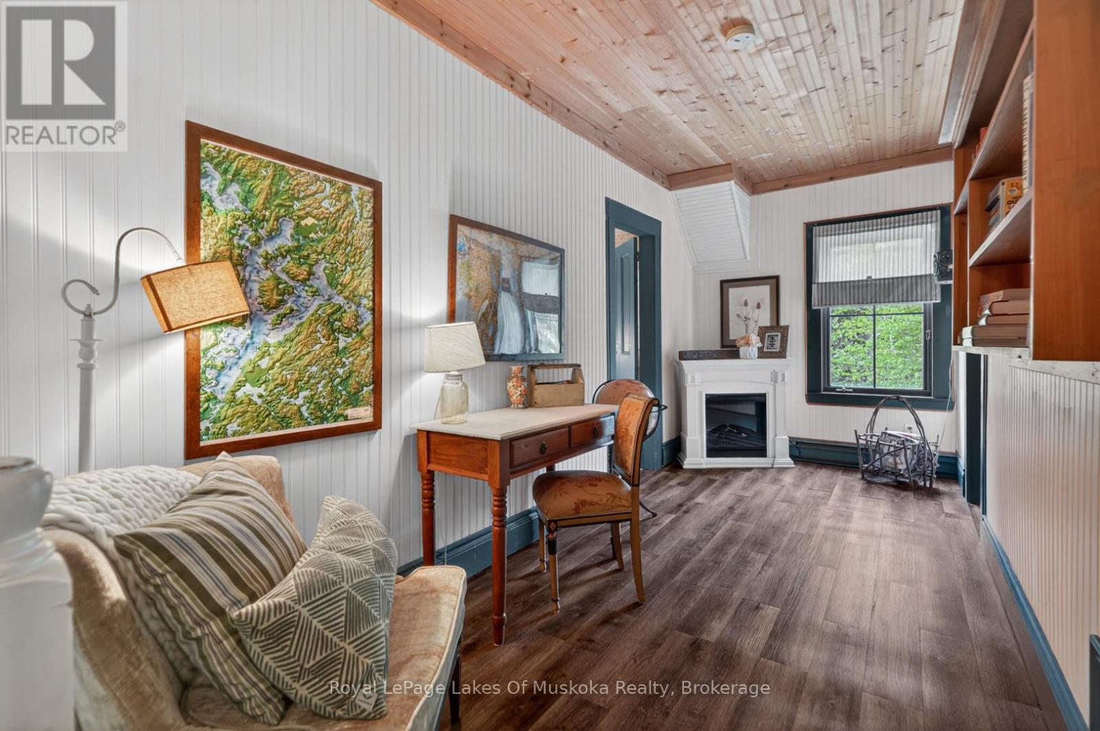 4 SPRUCE STREET E - 16