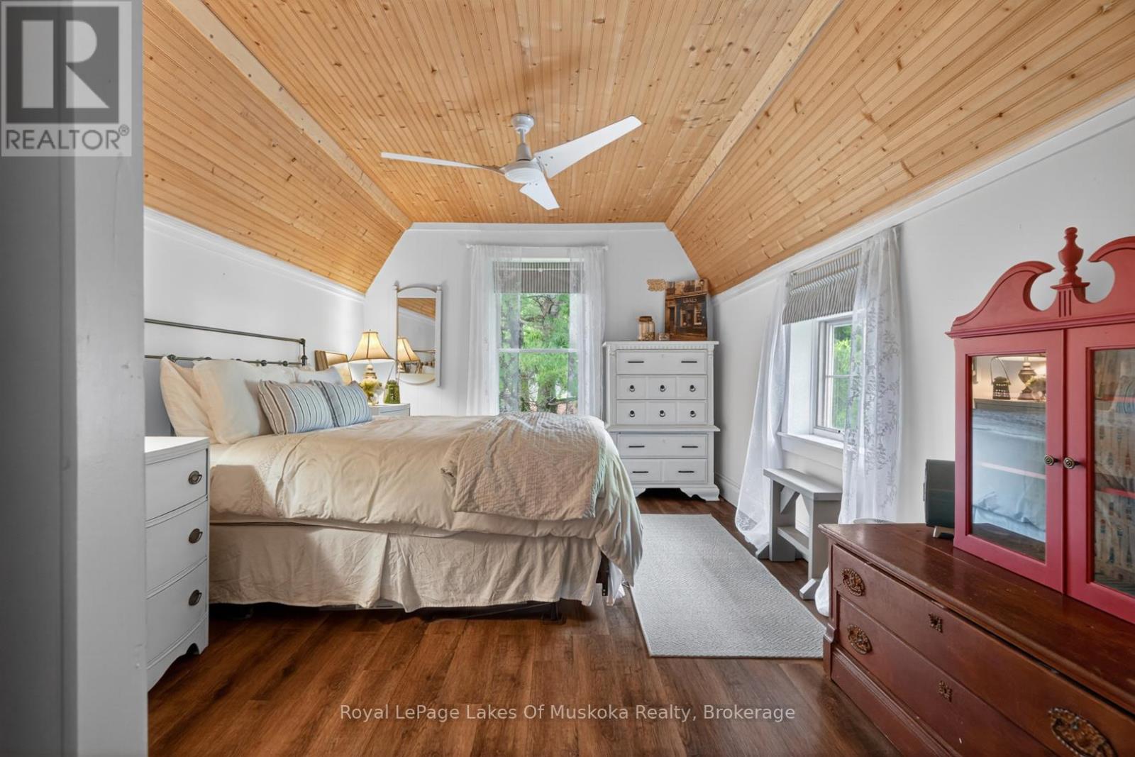 4 SPRUCE STREET E - 18