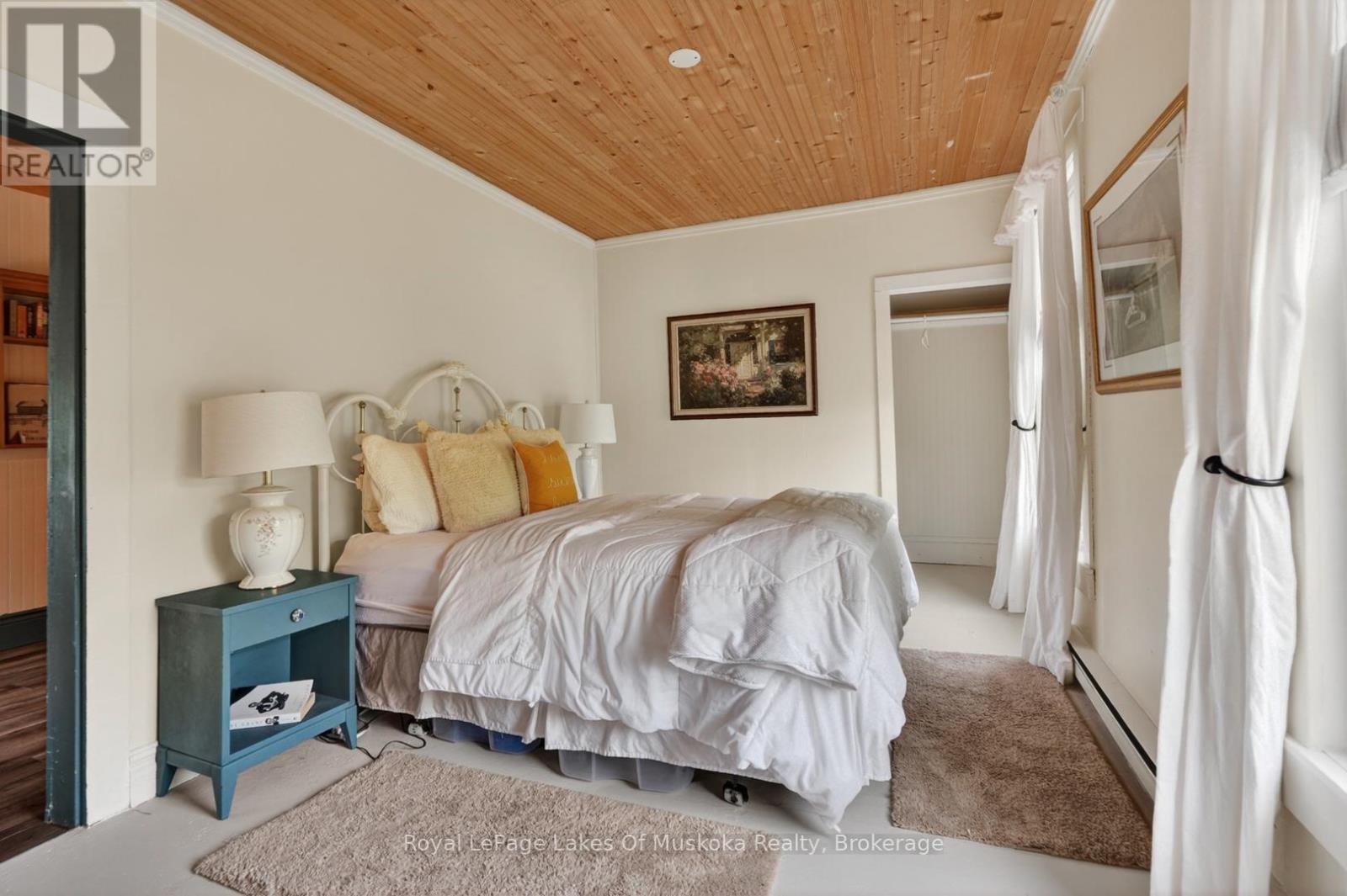 4 SPRUCE STREET E - 21