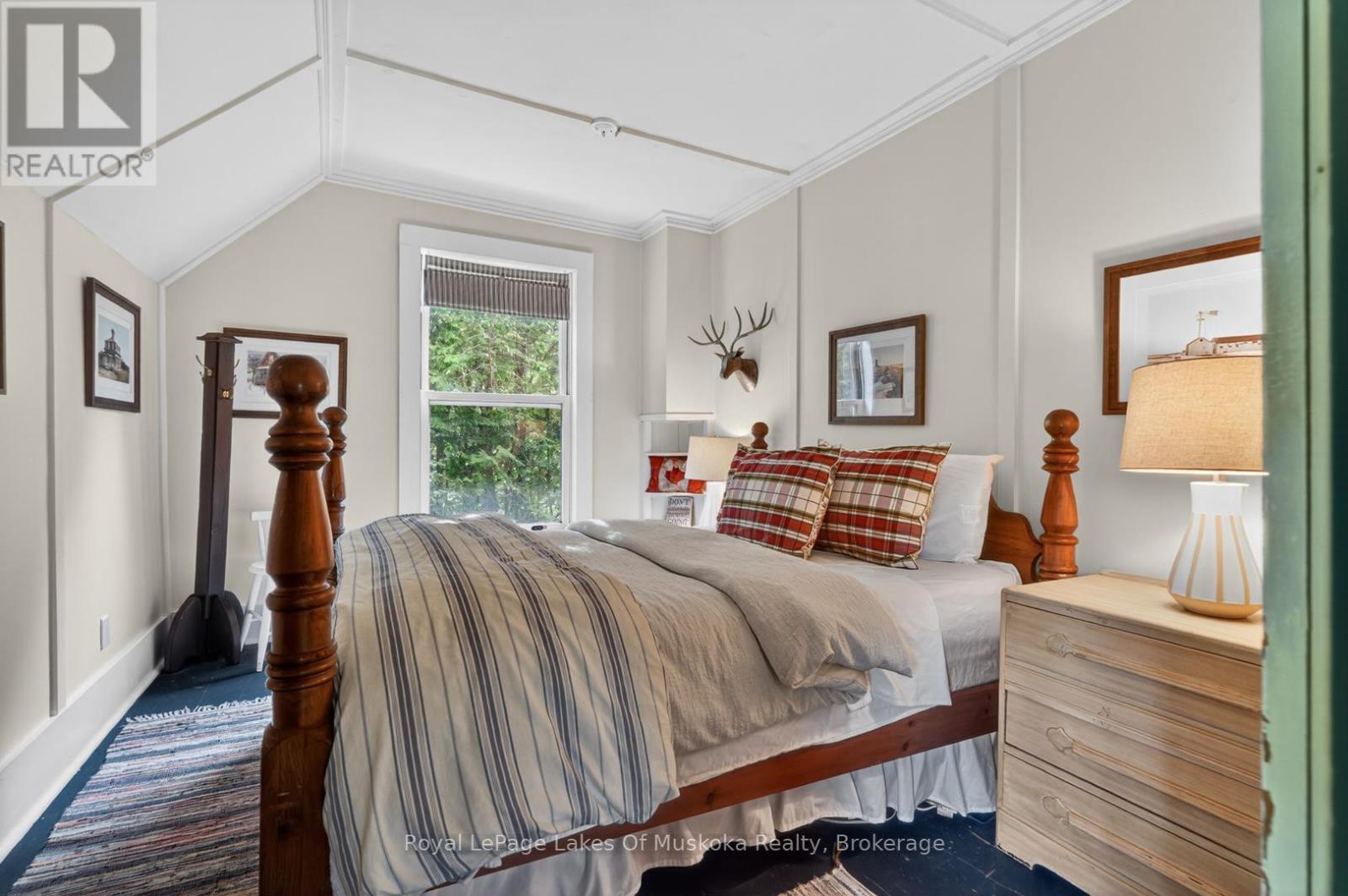 4 SPRUCE STREET E - 22