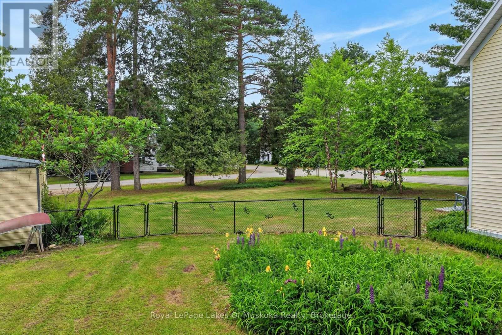 4 SPRUCE STREET E - 31