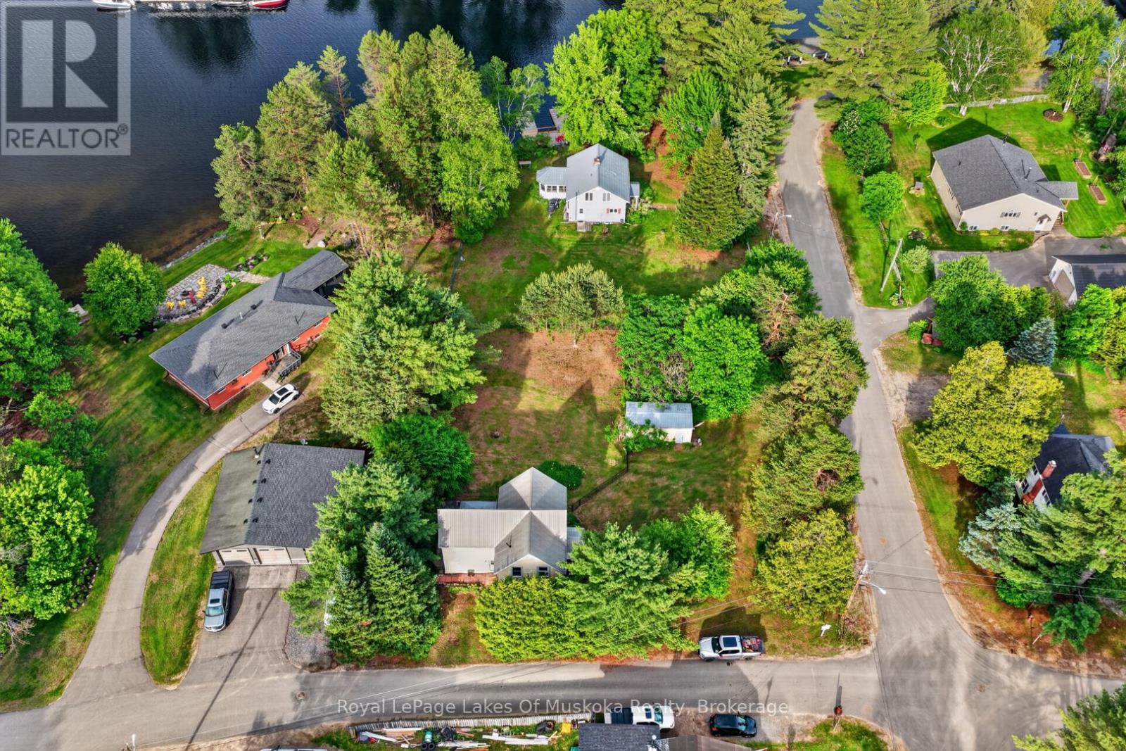 4 SPRUCE STREET E - 35