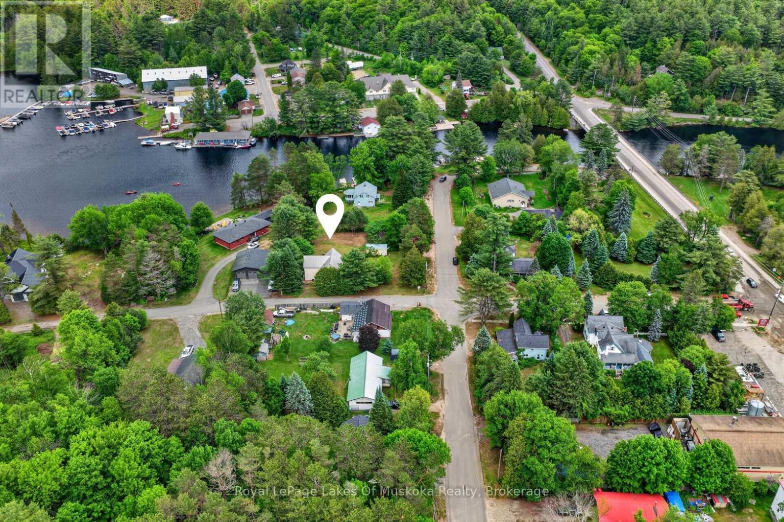 4 SPRUCE STREET E - 36