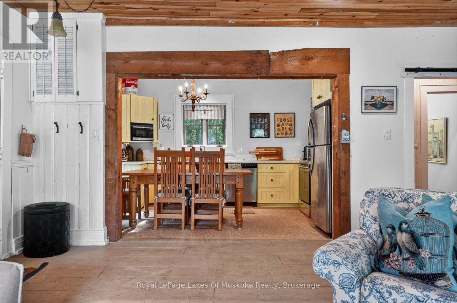 4 SPRUCE STREET E - 7