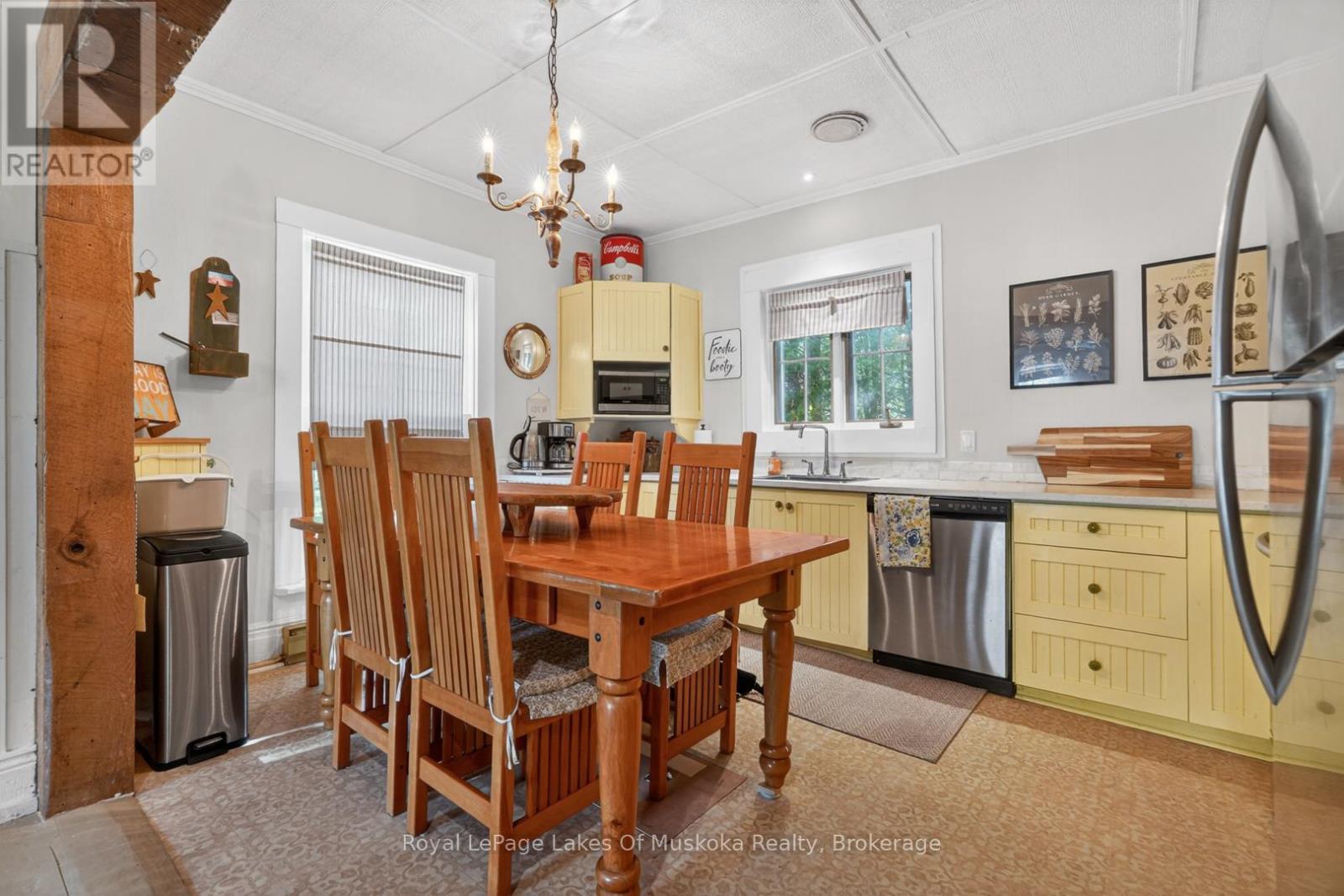 4 SPRUCE STREET E - 8