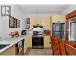 4 Spruce Street E, Lake Of Bays, ON P0B1A0 Photo 10