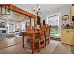 4 Spruce Street E, Lake Of Bays, ON P0B1A0 Photo 11