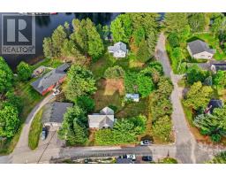 4 Spruce Street E, Lake Of Bays, ON P0B1A0 Photo 35