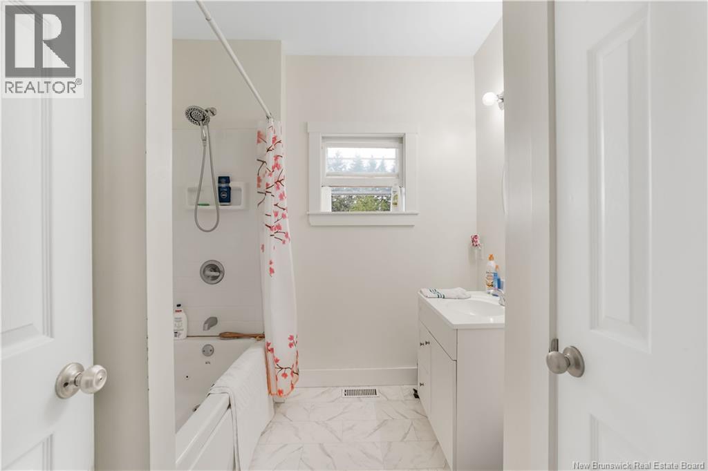 25 Brookville Road - 12